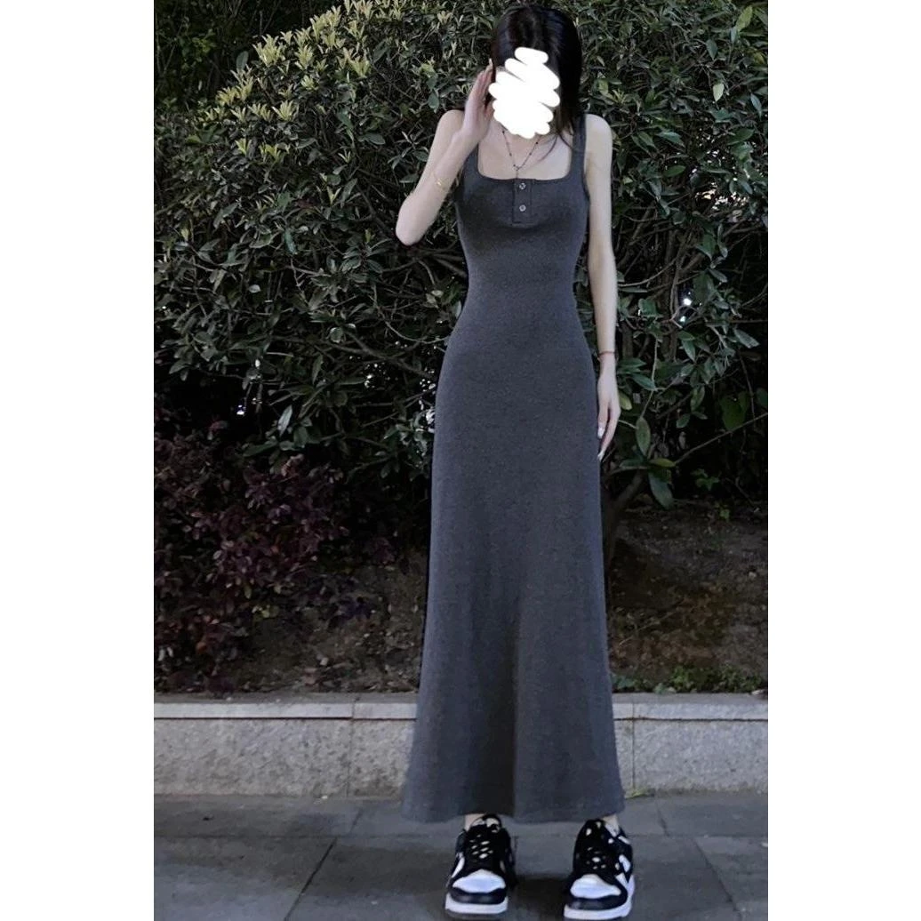 辣妹针织吊带连衣裙女夏季2025新款裙子无袖高级感收腰显瘦中长裙