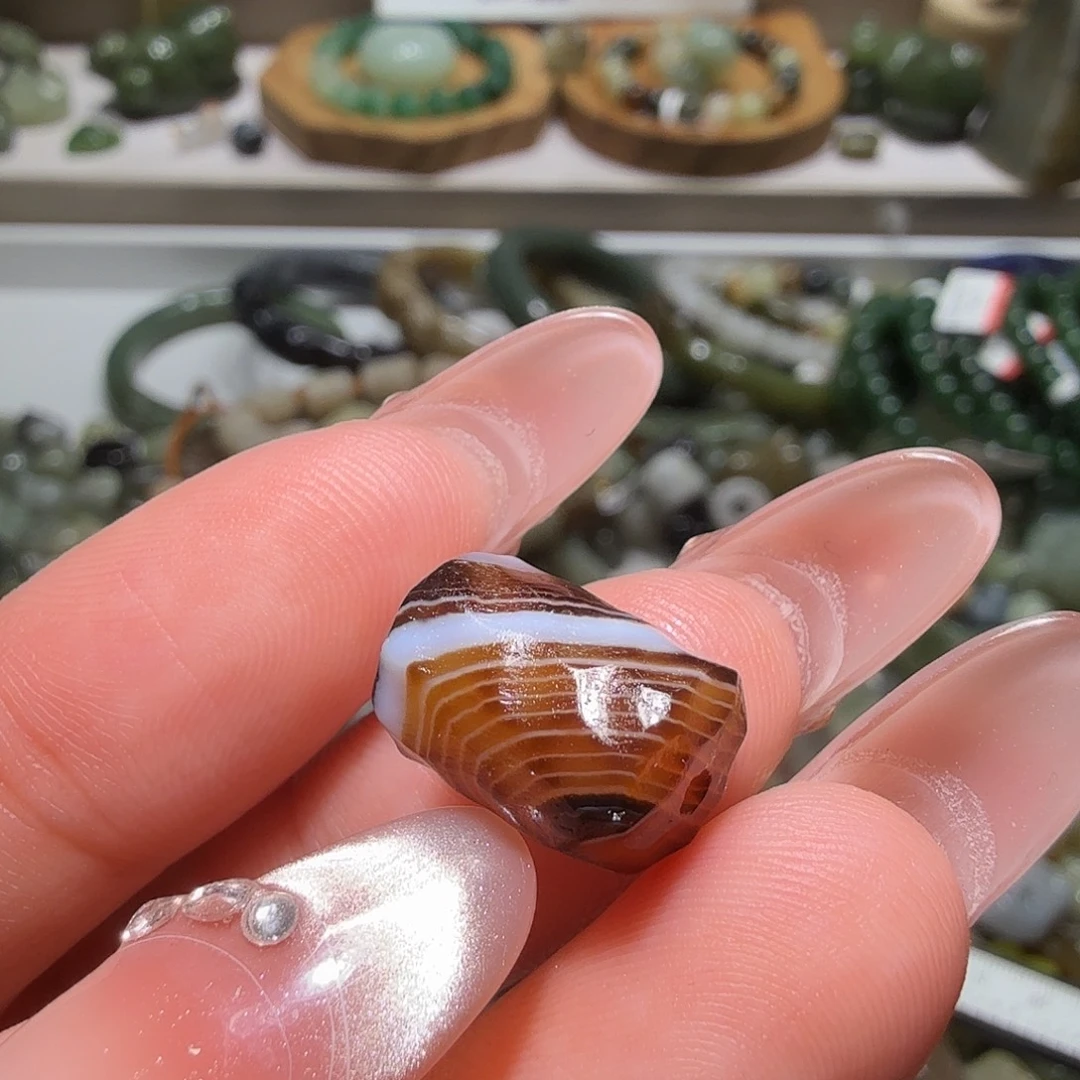 和田玉未镶嵌珠宝奇石