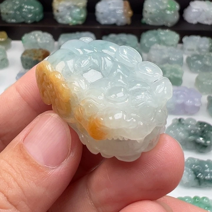 颈饰未镶嵌翡翠貔貅