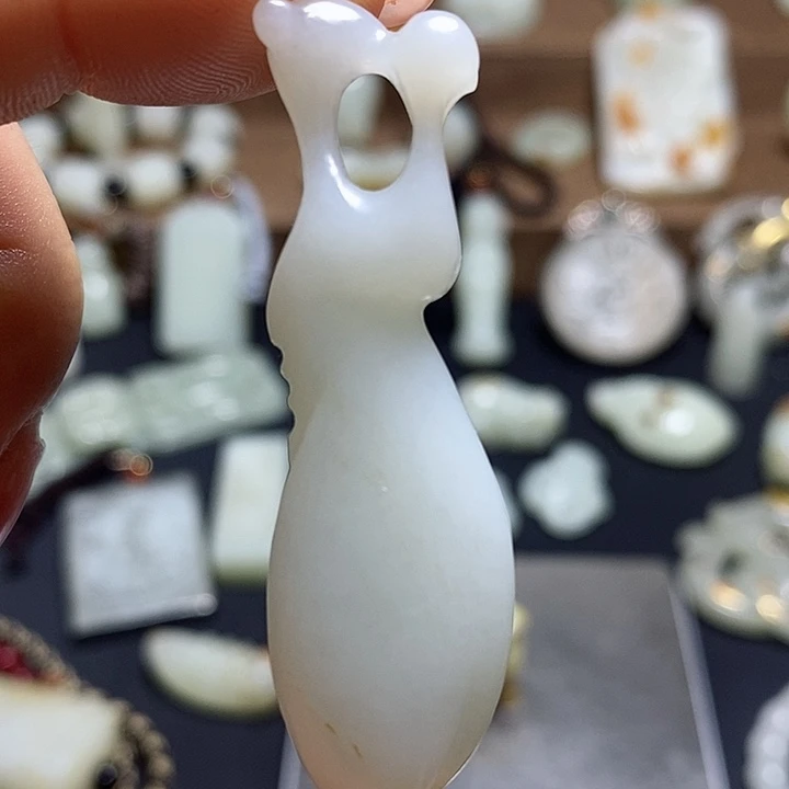 和田玉（糖玉）挂件未镶嵌