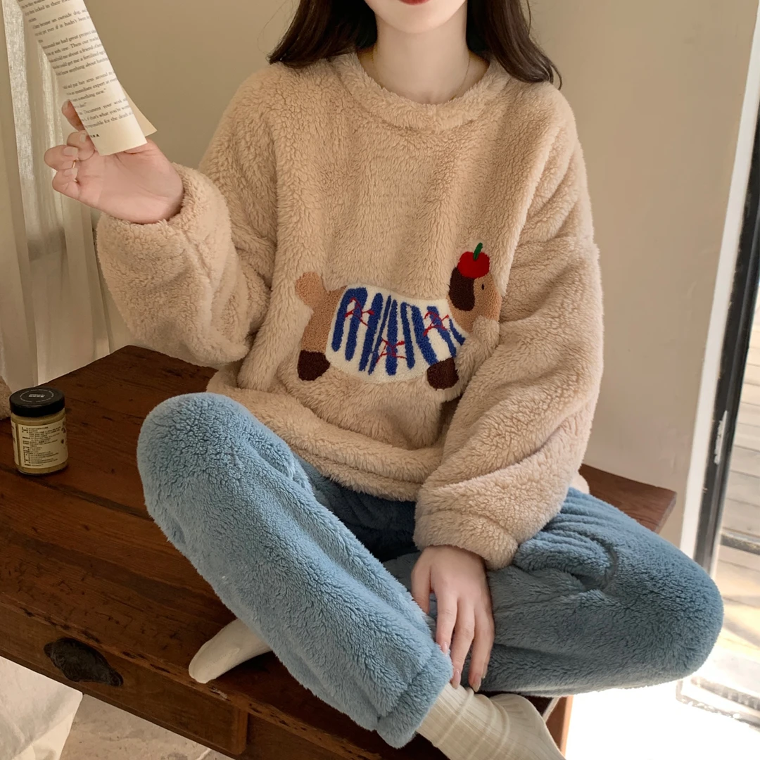 冬季珊瑚绒睡衣女款爆款2025新款秋冬加绒加厚两件套高颜值家居服