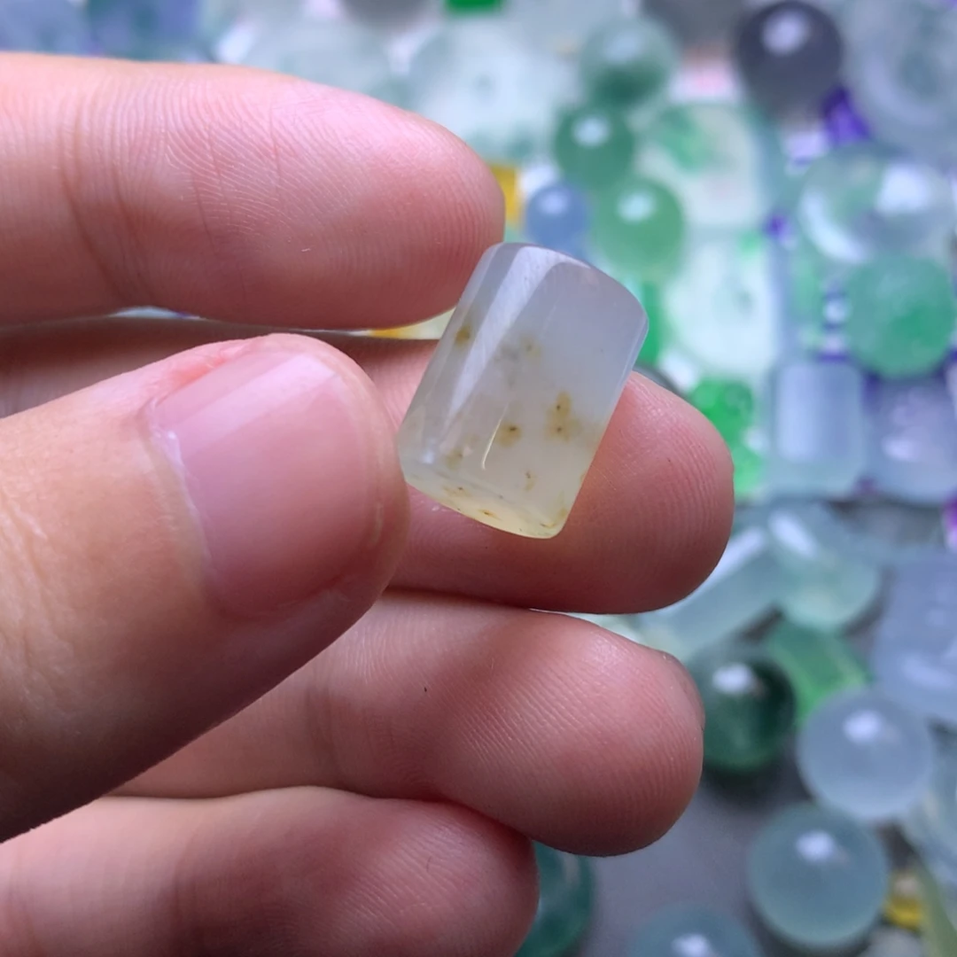 定制翡翠未镶嵌挂件