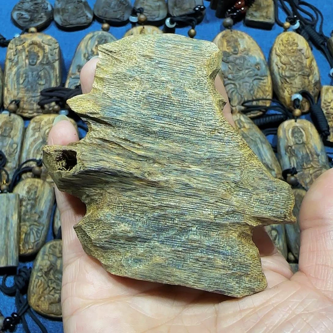 沉香碎屑沉香海南白奇乌身原材老料33克