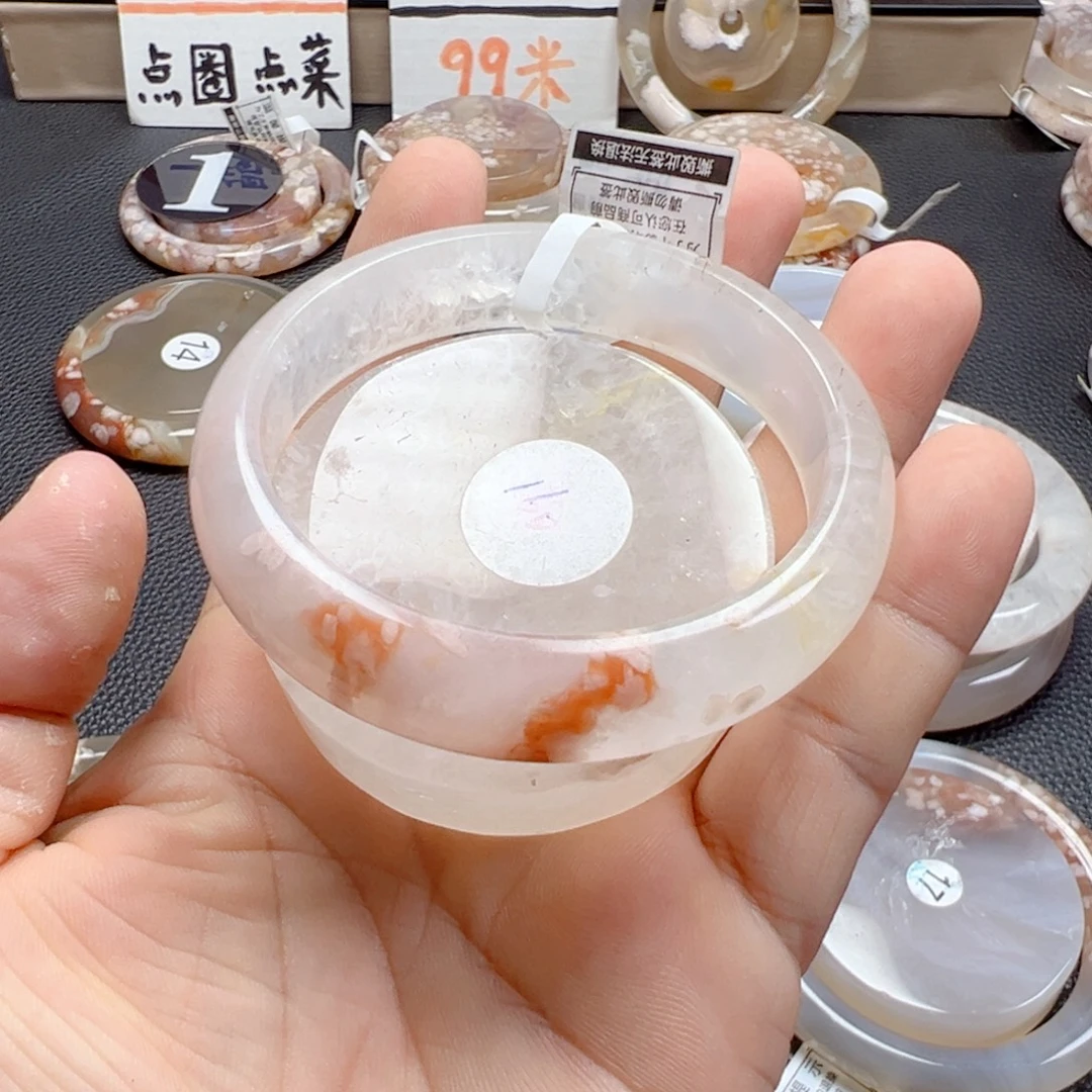 E***h未镶嵌手镯石英质玉60