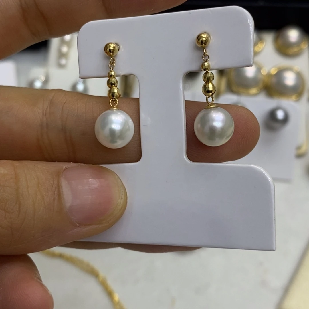 18K金镶嵌海水珍珠耳饰