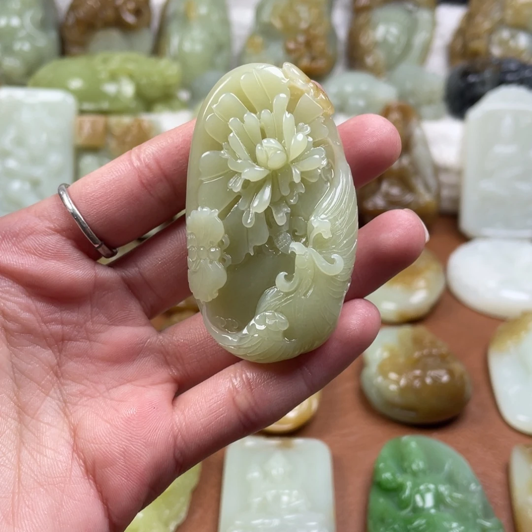 和田玉未镶嵌颈饰