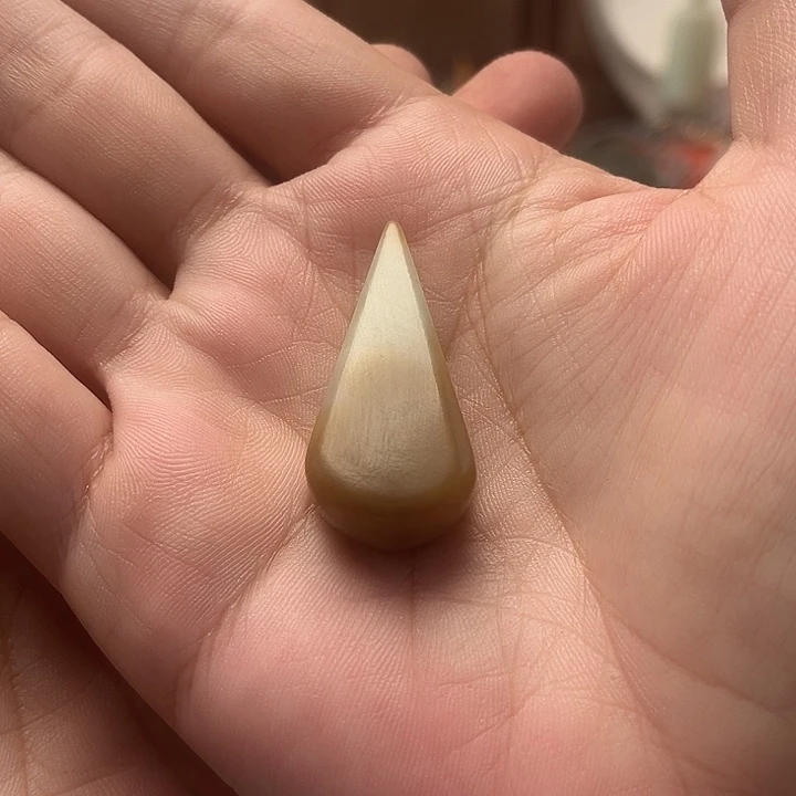 颈饰未镶嵌和田玉水滴吊坠