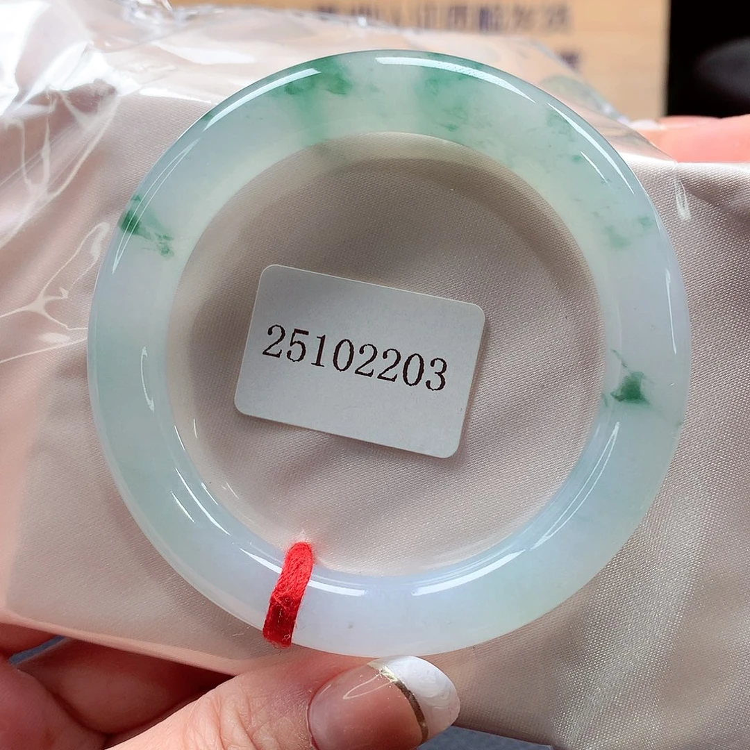 未镶嵌手镯（圆镯）翡翠59号，天然A货翡翠手镯