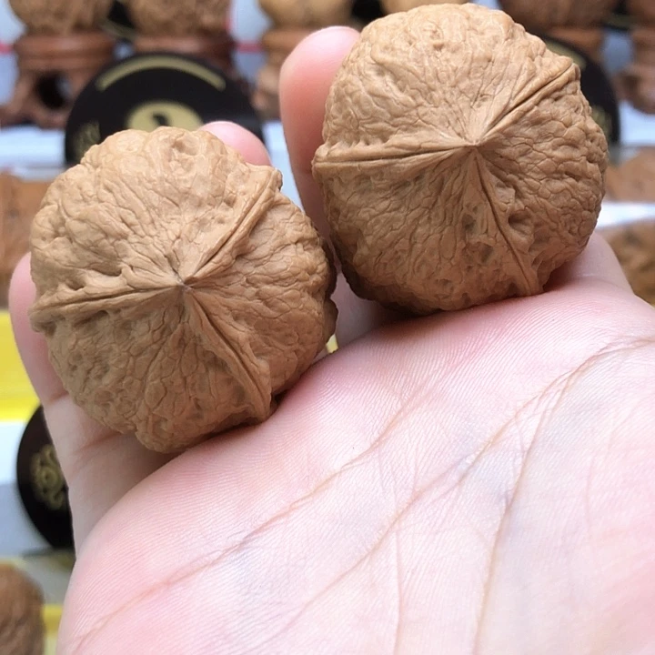文玩核桃吊坠云南铁核桃