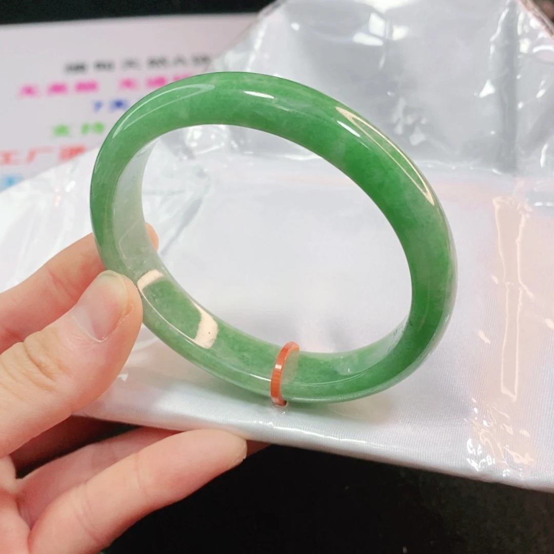 翡翠手镯未镶嵌565756575657贵妃