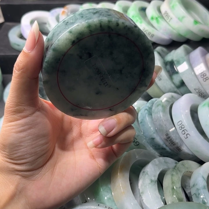 定制翡翠未镶嵌翡翠手镯