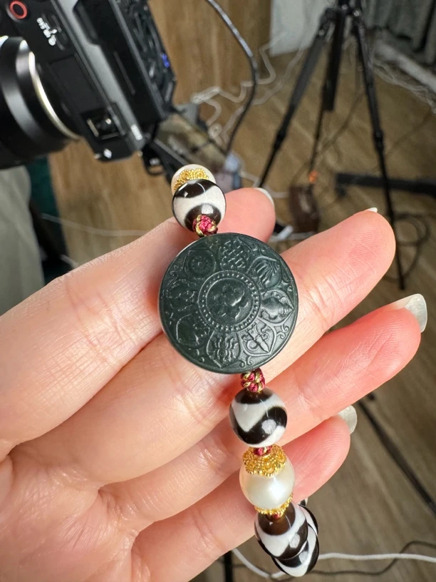 天然塔青和田玉六字