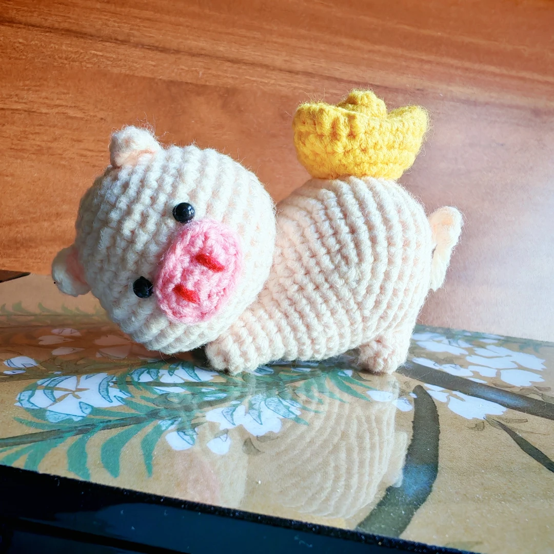 【注定发财】来财发财成品钩织粉猪猪元宝摆件玩偶新年礼物手工编织