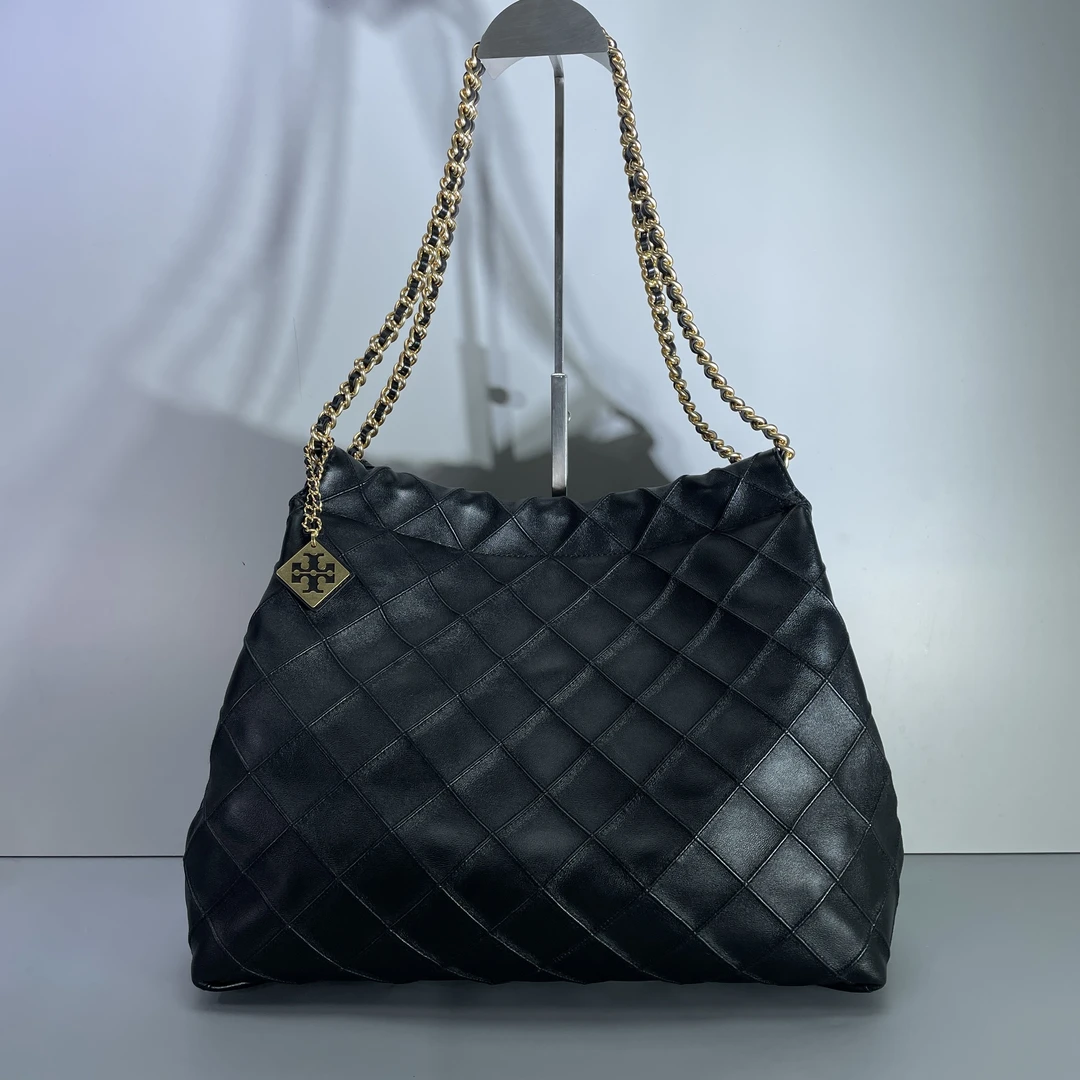 99新 TORY BURCH/汤丽柏琦 黑色垃圾袋单肩包36x30x11cm E071802