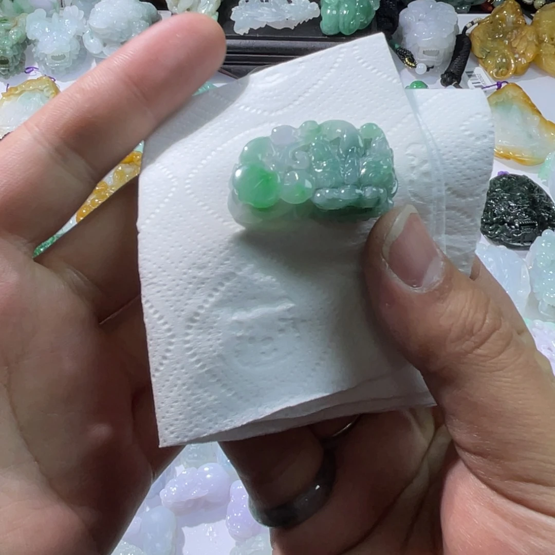 翡翠颈饰未镶嵌天然