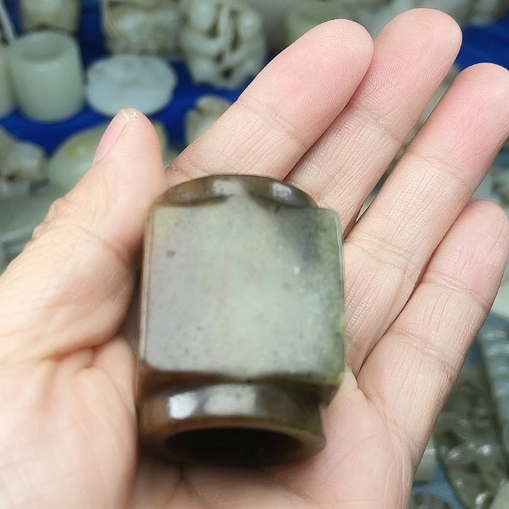 阿***同和田玉（青白玉）未镶嵌颈饰