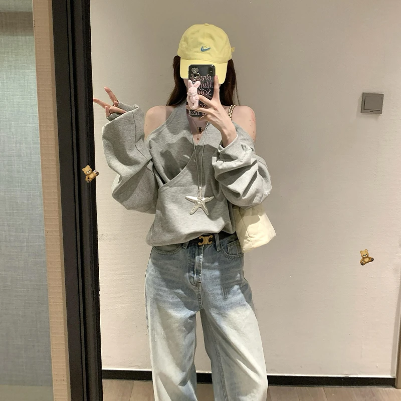 2025新爆款一字肩露肩t恤女春夏小众挂脖吊带上衣设计感开春穿搭