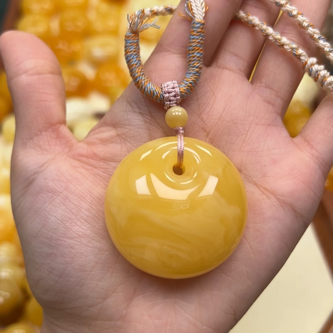 琥珀未镶嵌颈饰蜜蜡