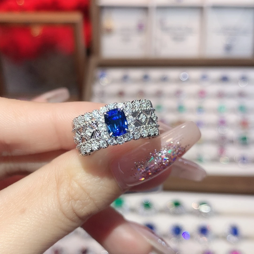 蓝宝石戒指18K金镶嵌1.09ct/天然宝石/七天无理由