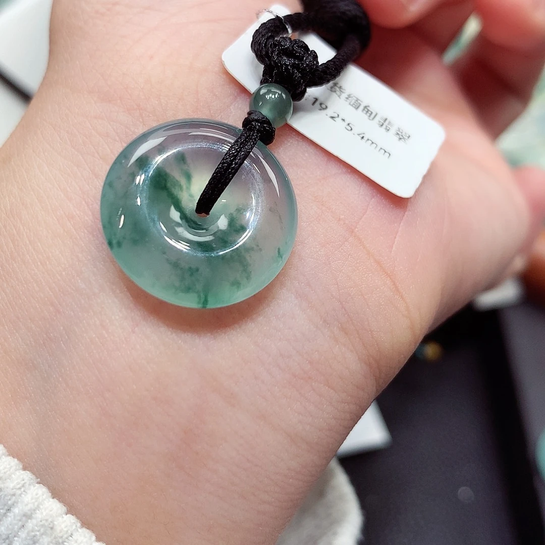 翡翠未镶嵌颈饰编号77，19.2/5.4