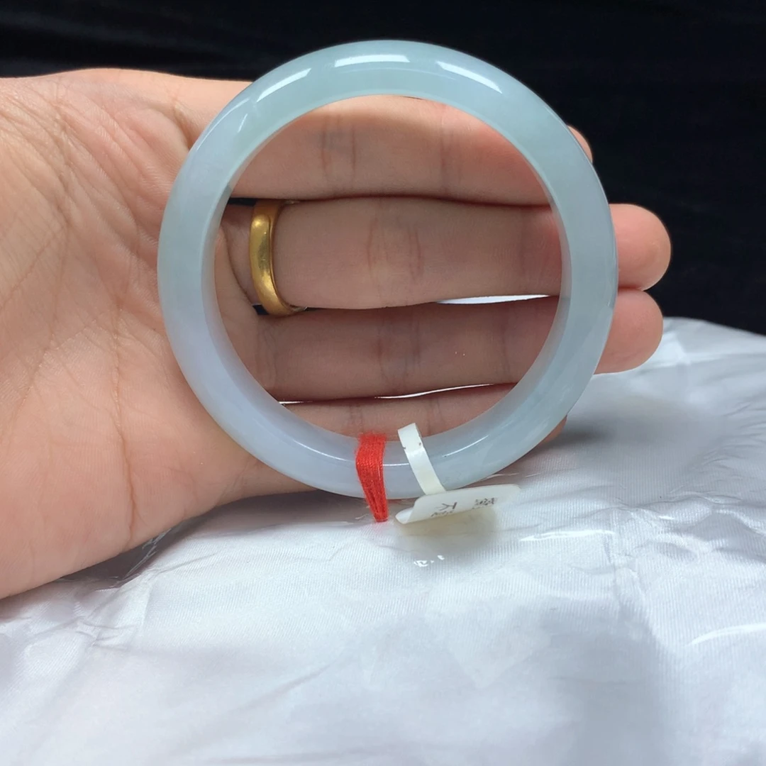 翡翠未镶嵌手镯（圆镯）55.1