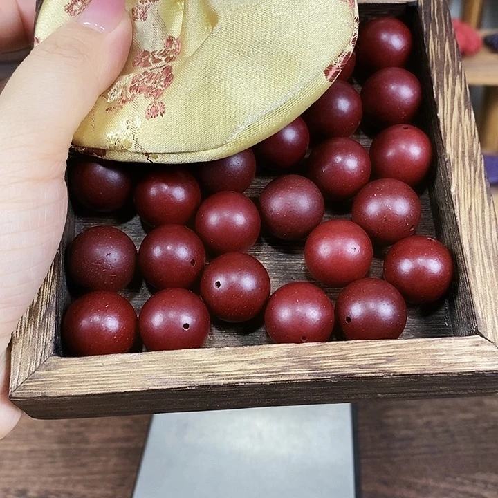 【百花麝香】1.8拍到手28颗打底微瑕