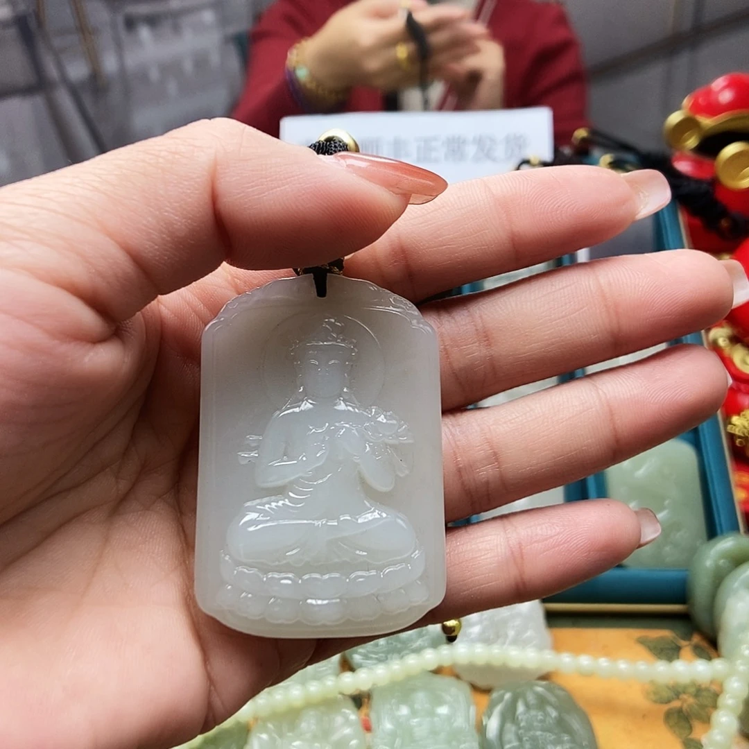 和田玉颈饰未镶嵌我***家