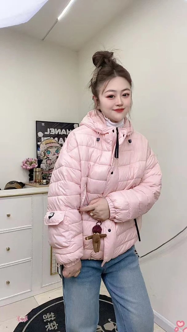 9638时尚洋气袖兜连帽棉服