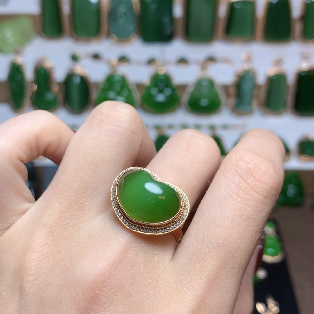 和田玉（碧玉）戒指18K金镶嵌