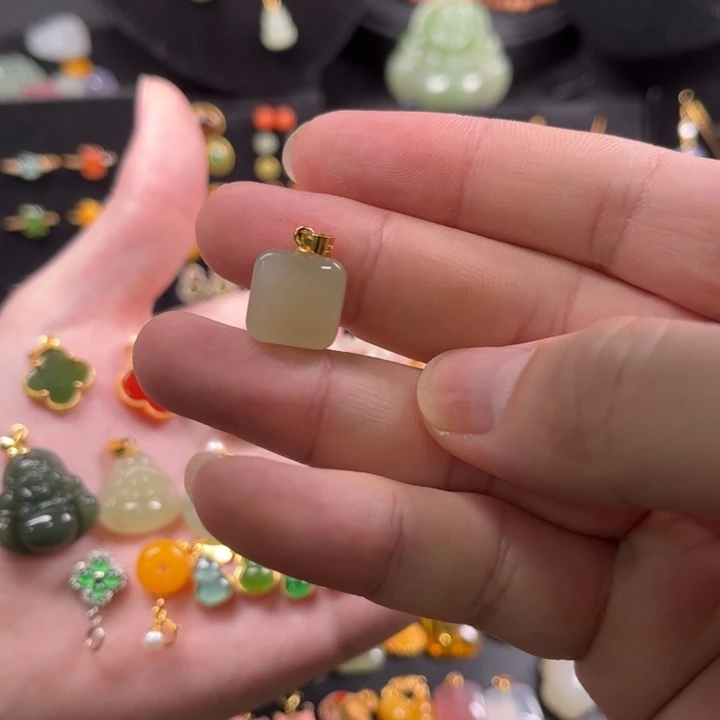 颈饰银S925镶嵌和田玉