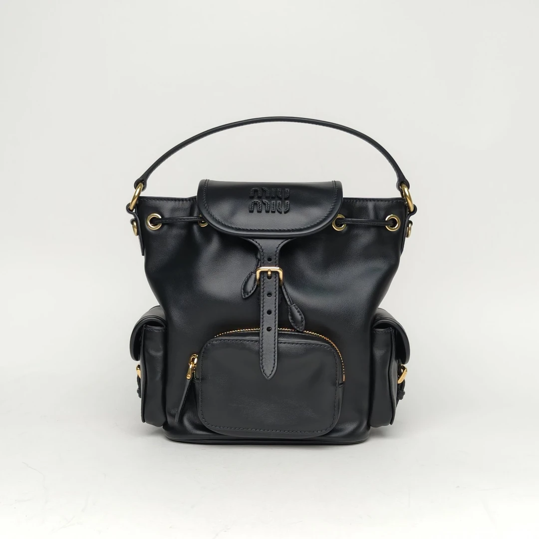99新 MIU MIU/缪缪 【黑黑】 黑色 皮革C MIUMIU 双肩包 小号
