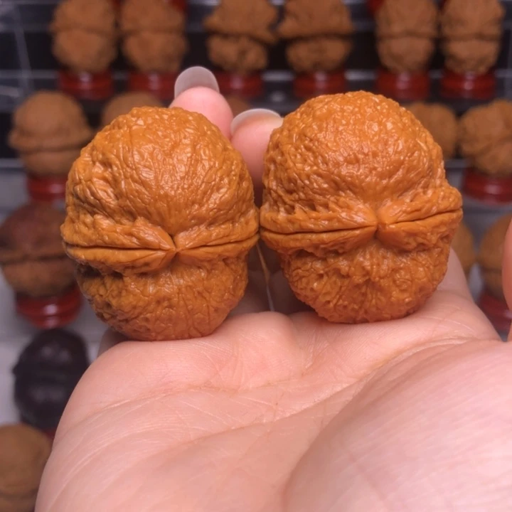 文玩核桃吊坠疯***钻50铁绣球