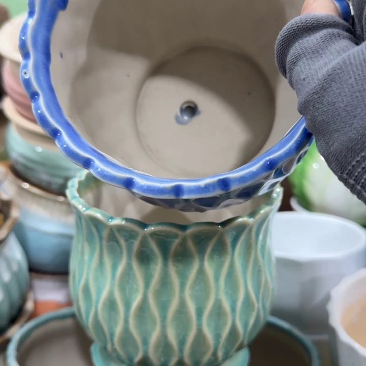 凑9块包邮，有孔，陶瓷花盆