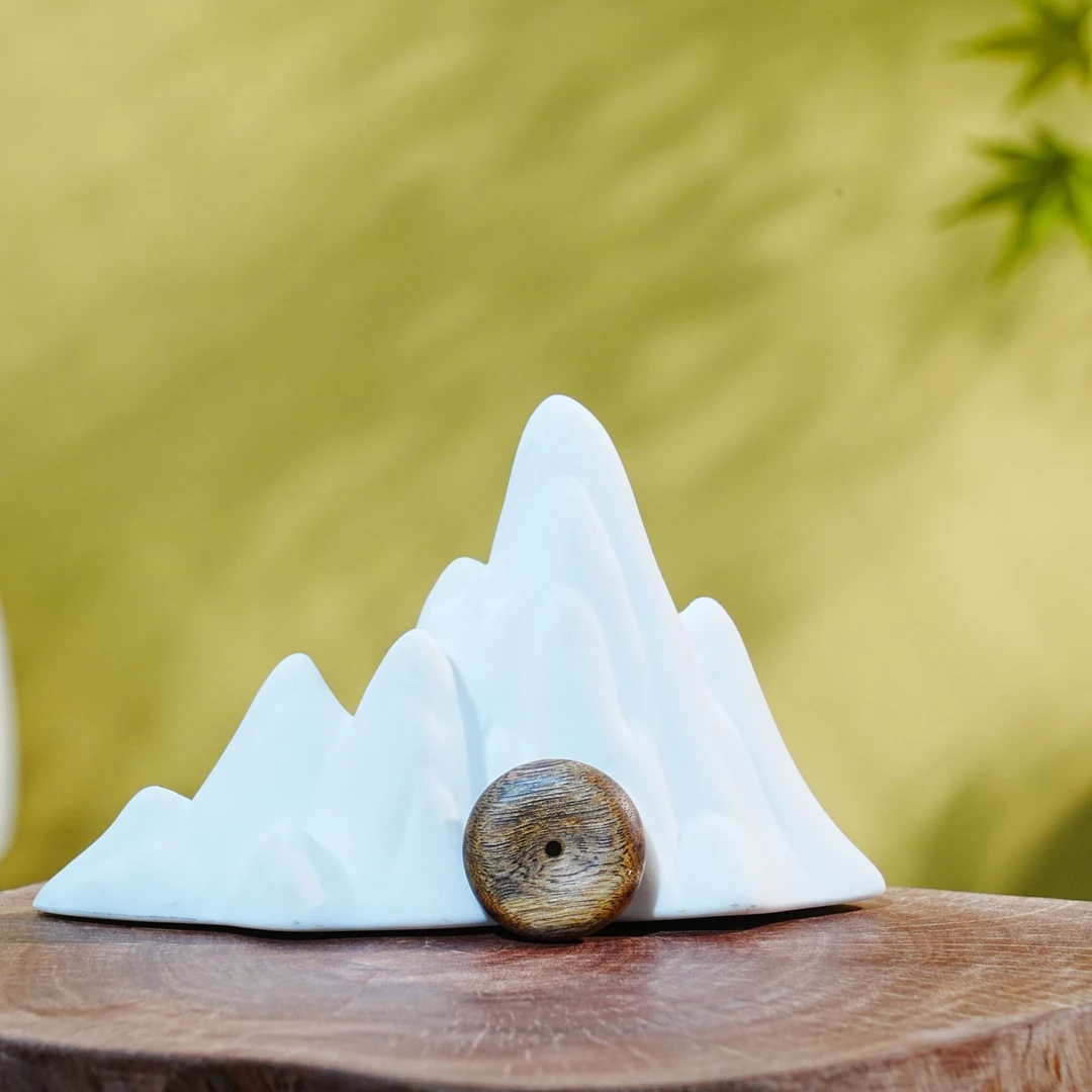 【正产区】海南软丝玉化老料沉香平安扣 2.2x0.8cm2.2g 251120043 B