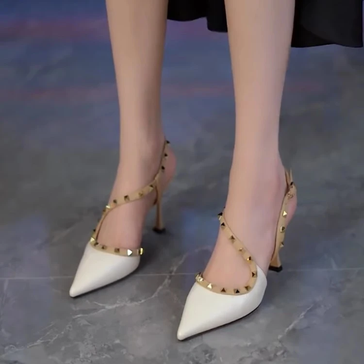铆钉时尚包头凉鞋女一字扣配裙子晚会鞋2025年夏季新款细跟高跟鞋