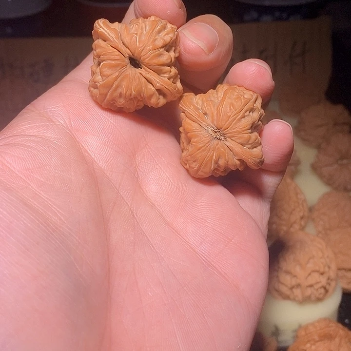 文玩核桃手把件白蛇谷