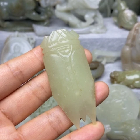 和田玉未镶嵌把件