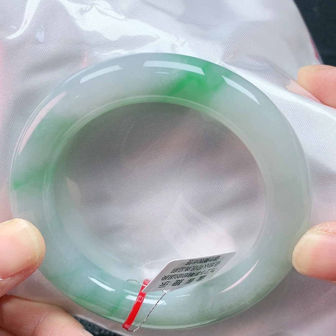 翡翠手镯未镶嵌56胖