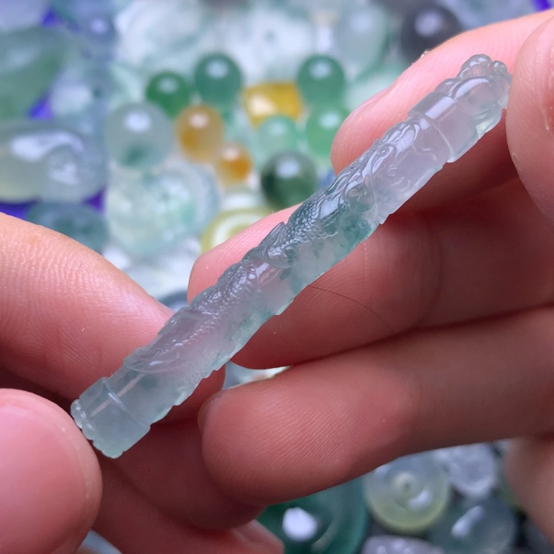 定制翡翠未镶嵌挂件