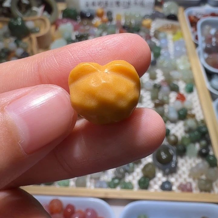 和田玉未镶嵌珠宝半成品