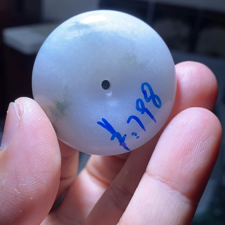 翡翠颈饰未镶嵌好