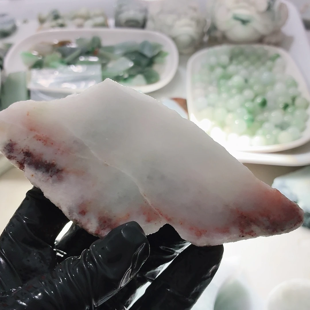 翡翠未镶嵌颈饰边角料
