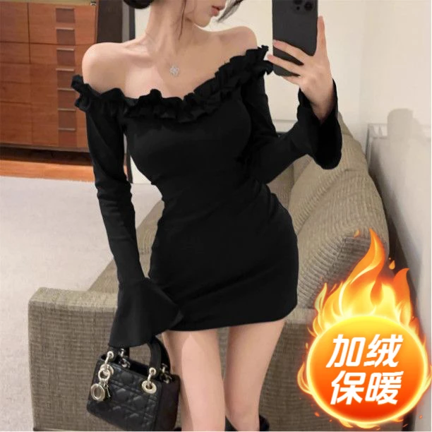 小香风裙一字肩长袖喇叭袖秋季短裙连衣裙性感加绒法式气质包臀裙