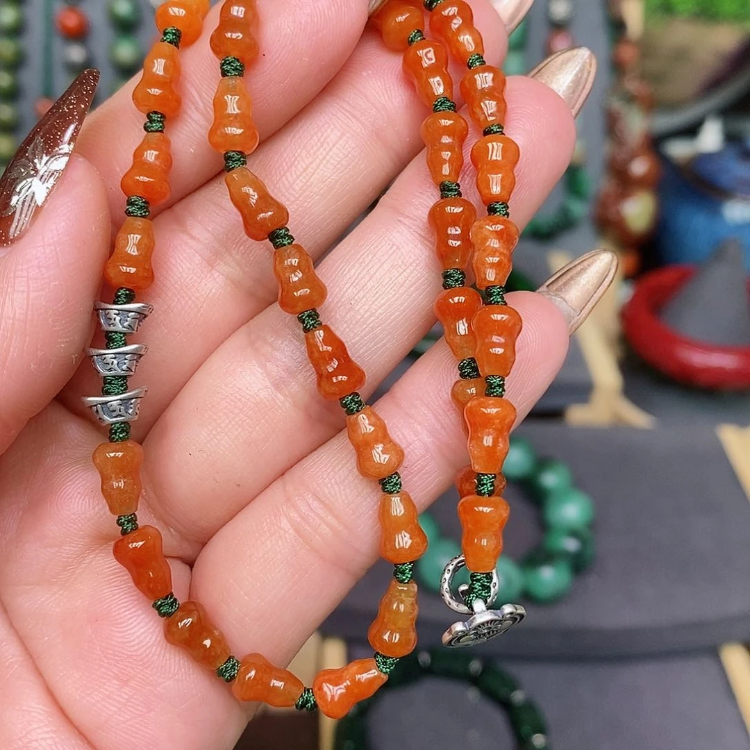 翡翠手链未镶嵌奕***开漂亮美眉