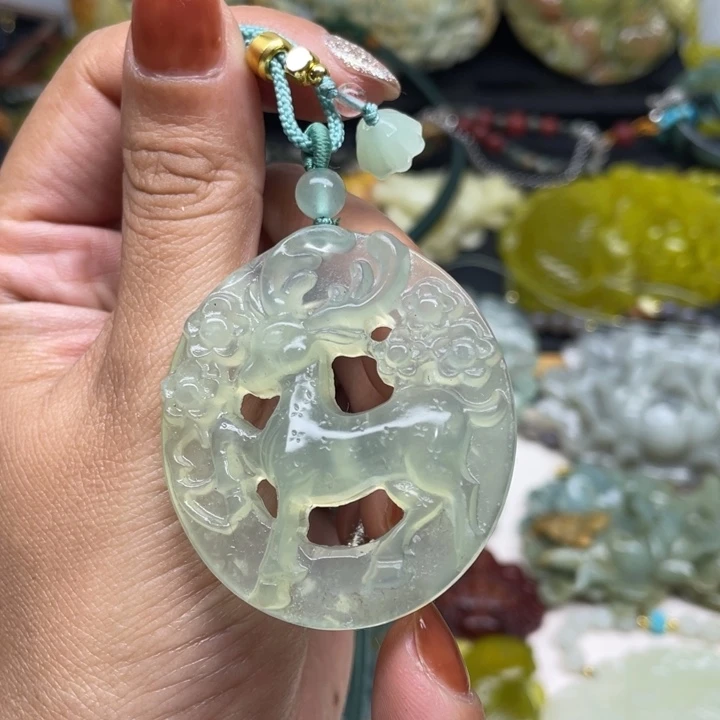 蛇纹石玉未镶嵌颈饰