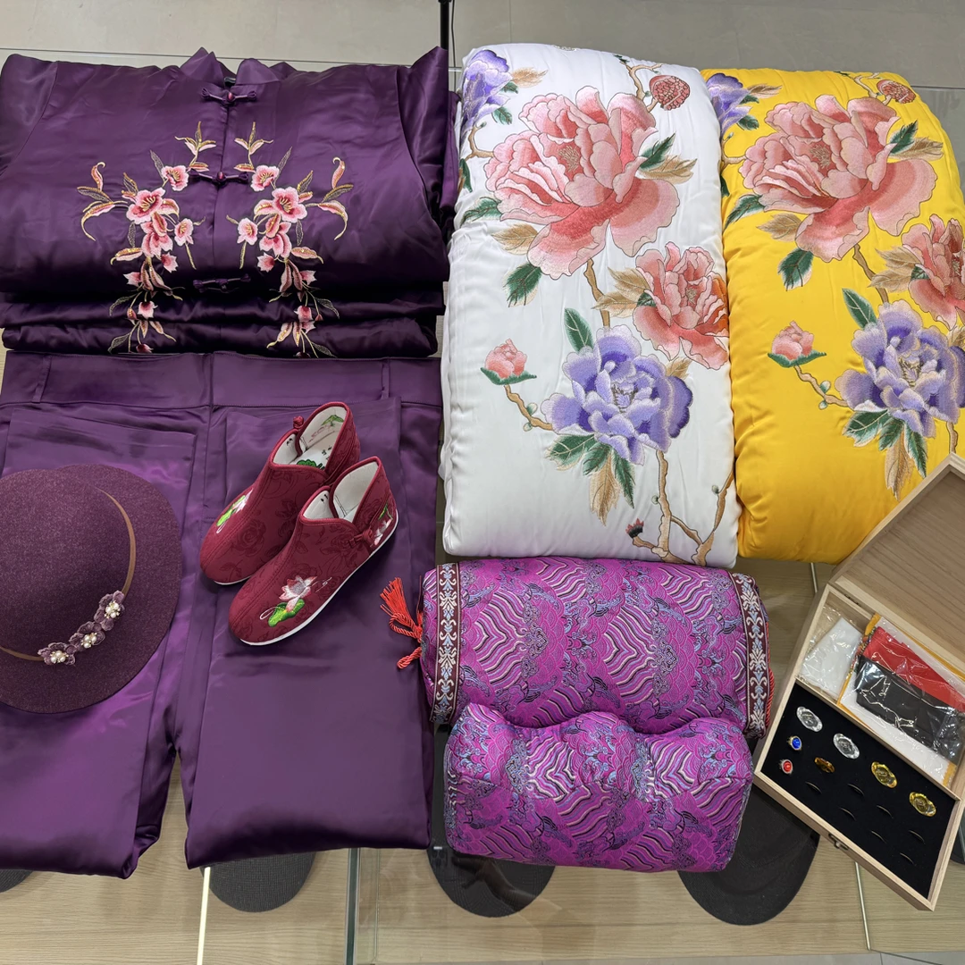 女士中式苏绣服饰套装22件