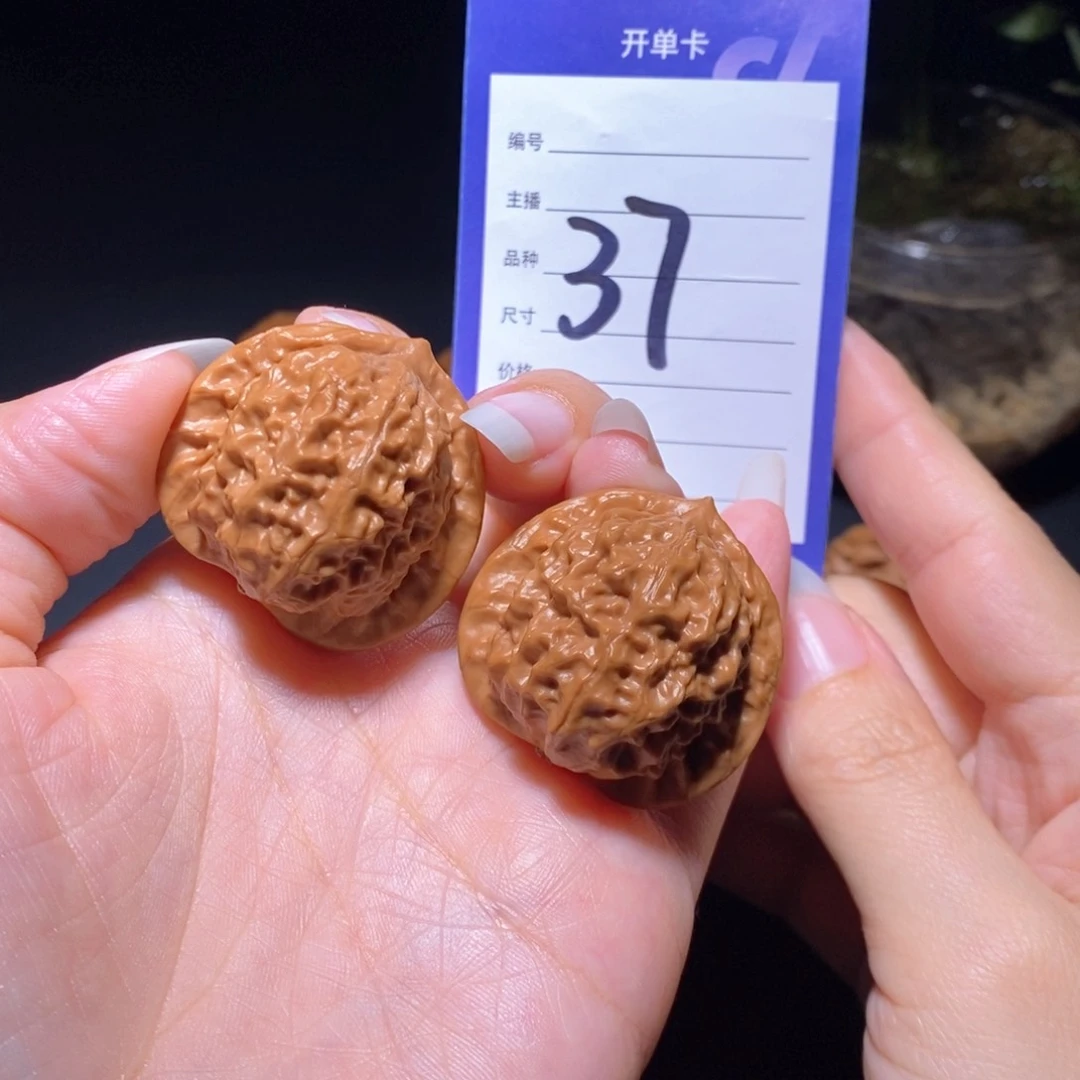 文玩核桃把件瓷娃娃35左右无运费险偏远不包邮