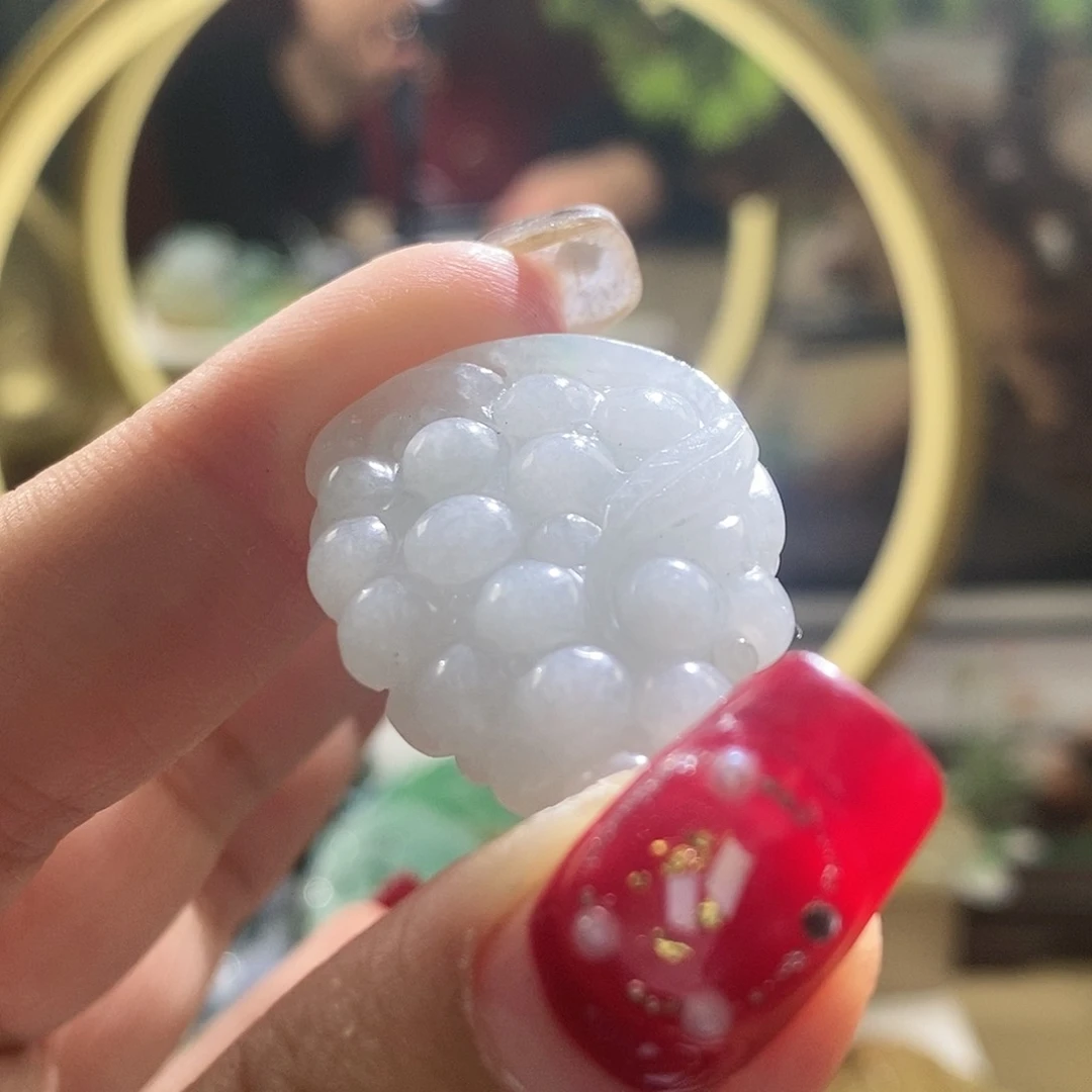 【闪购商品】翡翠颈饰未镶嵌葡萄