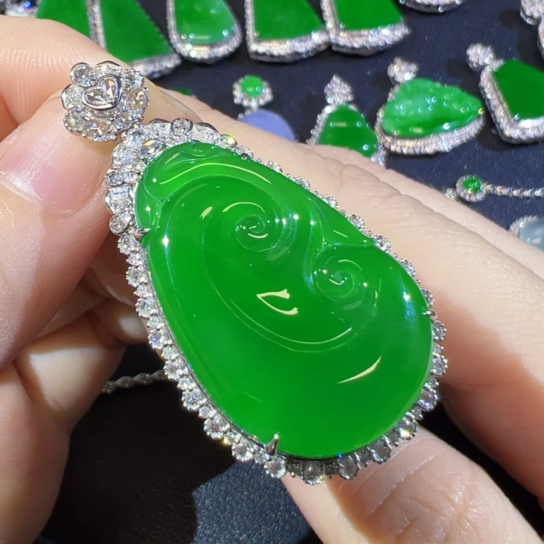 翡翠18K金镶嵌吊坠(不含链)