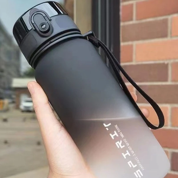 太空杯大容量运动水杯男随身杯女便携简约随手杯渐变色水杯高颜值